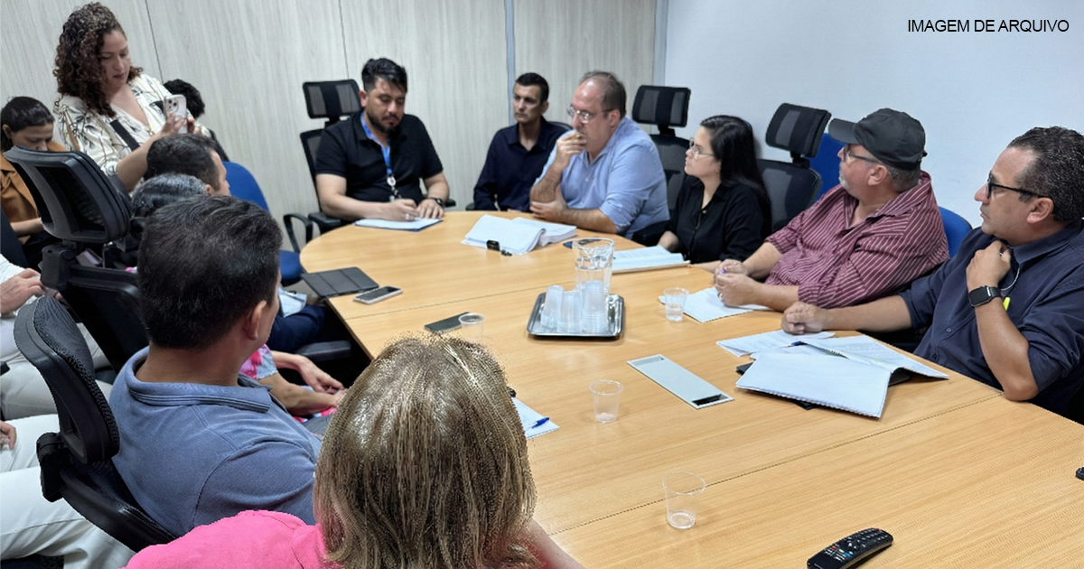 SIMERO participa de reunião na Sesau para discutir possível realinhamento salarial dos servidores da saúde